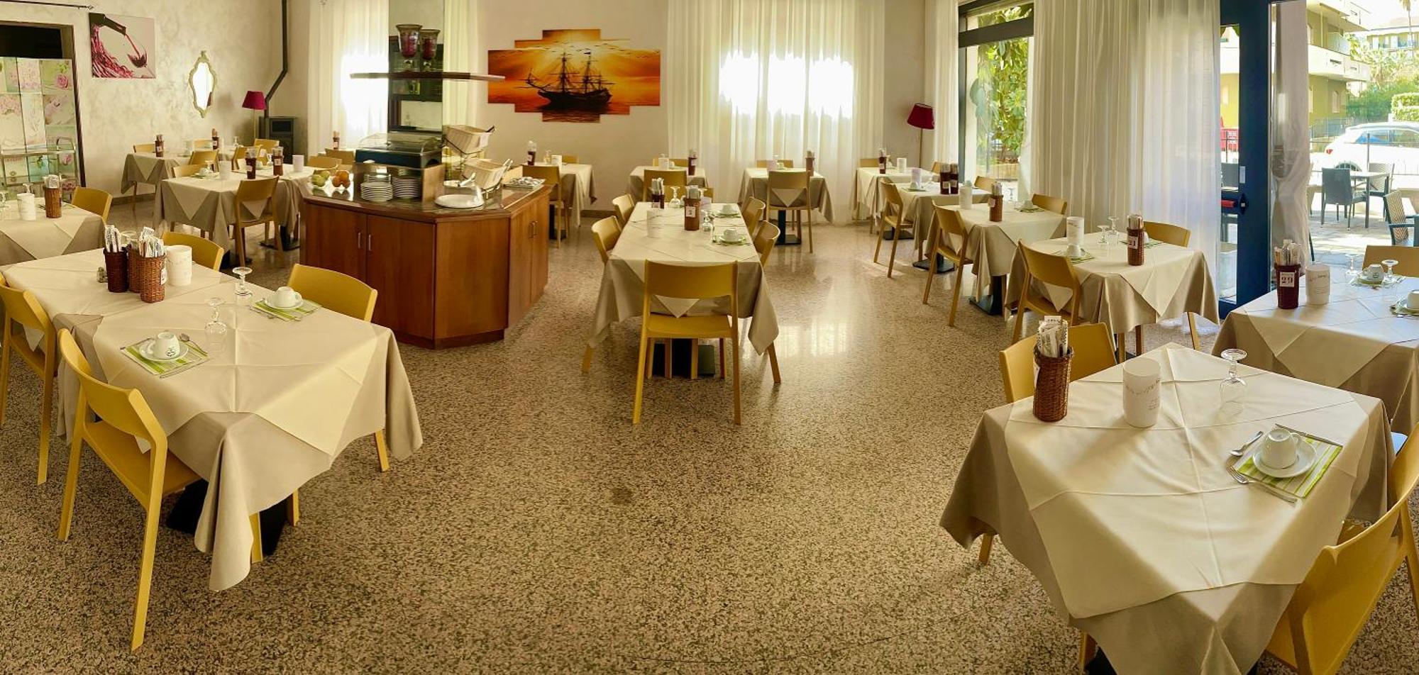 Hotel Jole Marina dʼMarina dʼAndora Eksteriør billede